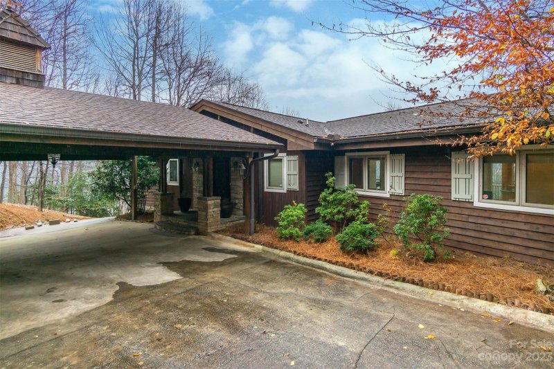 Property image 3 at 536 Harborside Drive, Nebo, NC 28761