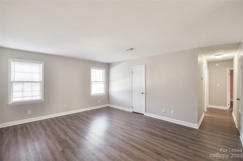 Property image 2 at 921 Nottingham Drive, Gastonia, NC 28054