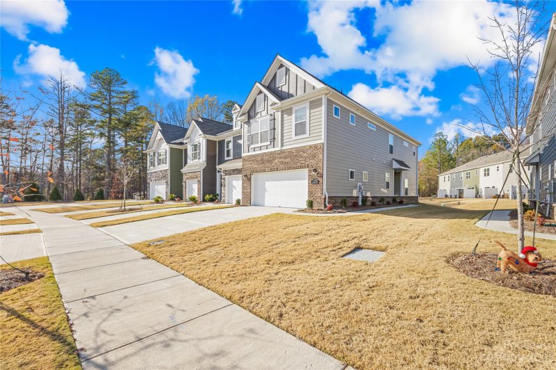 Property image 2 at 133 Harpers Run Lane, Matthews, NC 28104