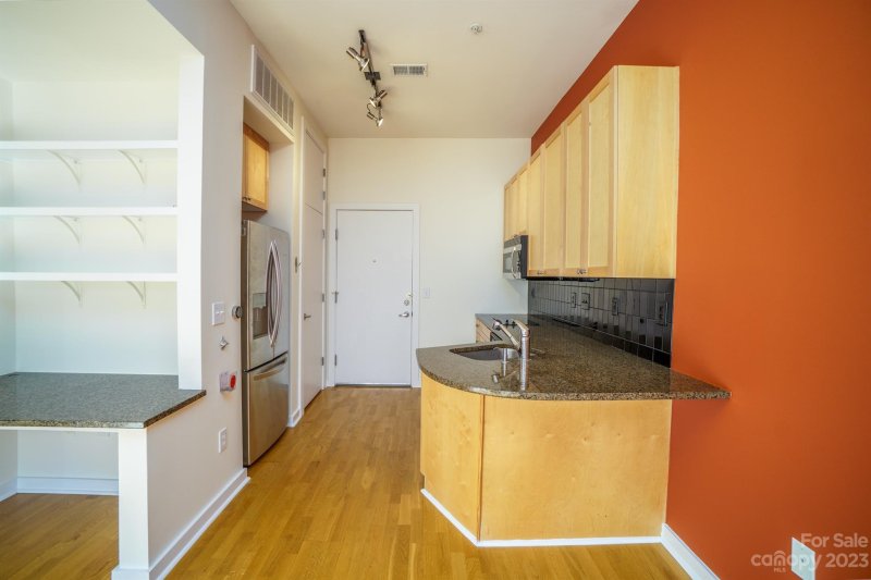 Property image 4 at 525 E 6th Street, Charlotte, NC 28202