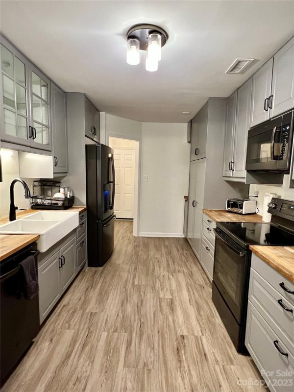 Property image 4 at 10808 Winterbourne Court, Charlotte, NC 28277