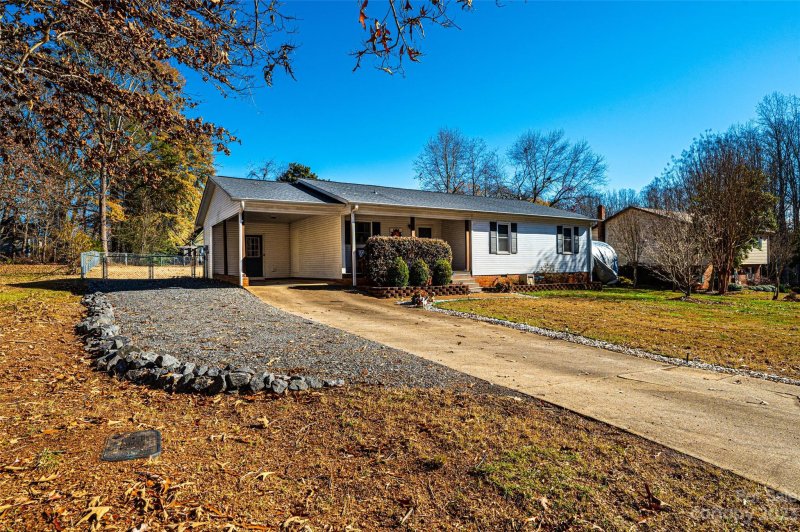 Property image 2 at 1694 Magnum Road, Hickory, NC 28602