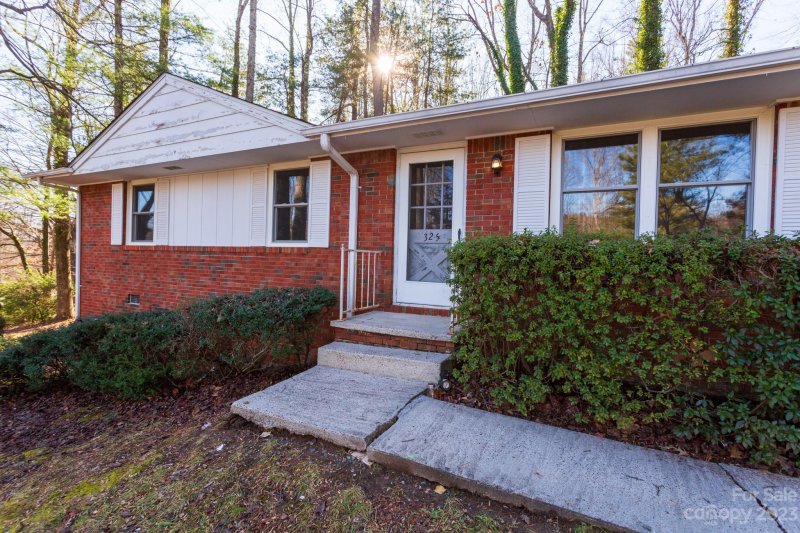 Property image 5 at 325 Comet Drive, Hendersonville, NC 28791