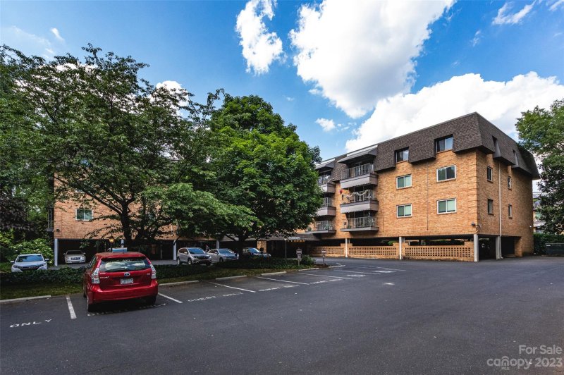 Property image 2 at 1323 Queens Road, Charlotte, NC 28207