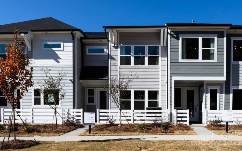 Property image 2 at 411 Vinroot Alley, Charlotte, NC 28217