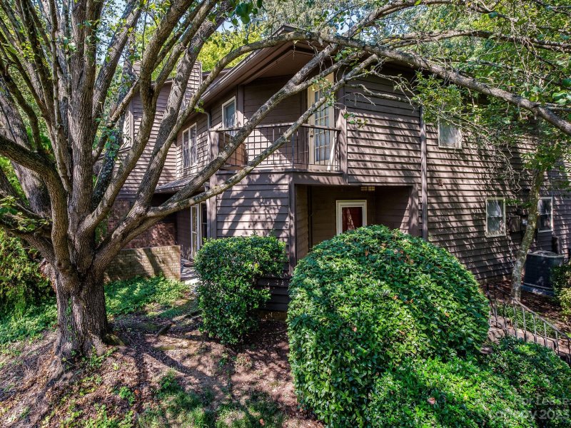 3526 Colony Crossing Drive