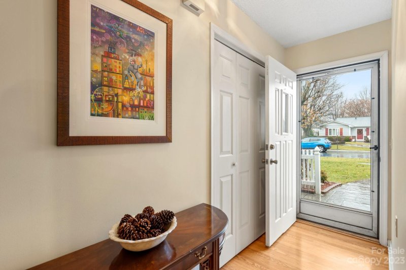 Property image 2 at 140 Derbyshire Drive, Hendersonville, NC 28792