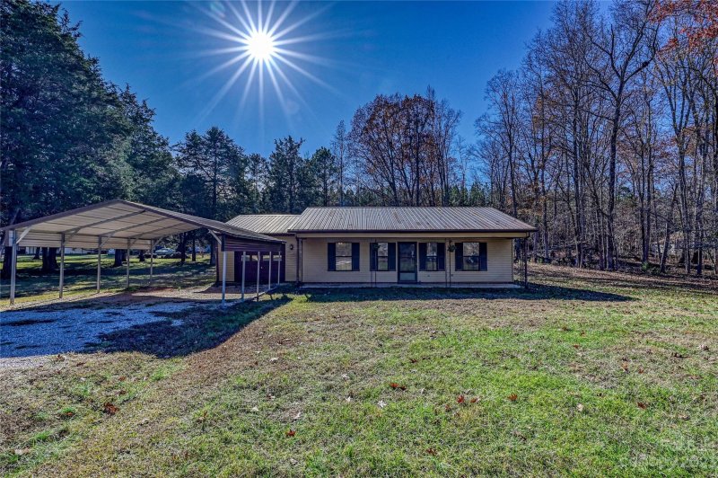 Property image 2 at 1060 Meadowbend Drive, York, SC 29745