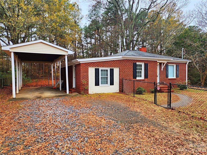 Property image 2 at 105 Rhyne Street, Bessemer City, NC 28016