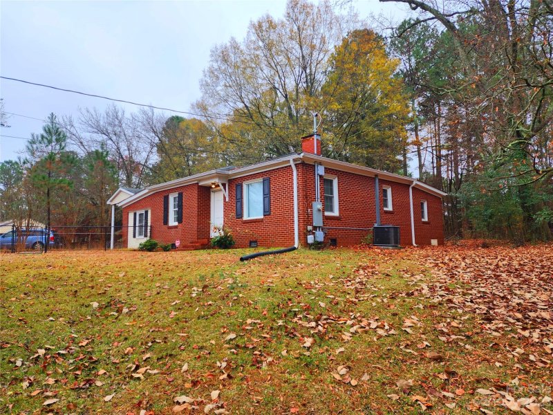 Property image 3 at 105 Rhyne Street, Bessemer City, NC 28016