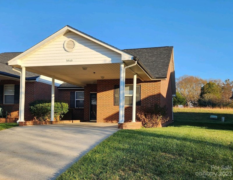 Property image 2 at 3910 Azalea Trail, Denver, NC 28037