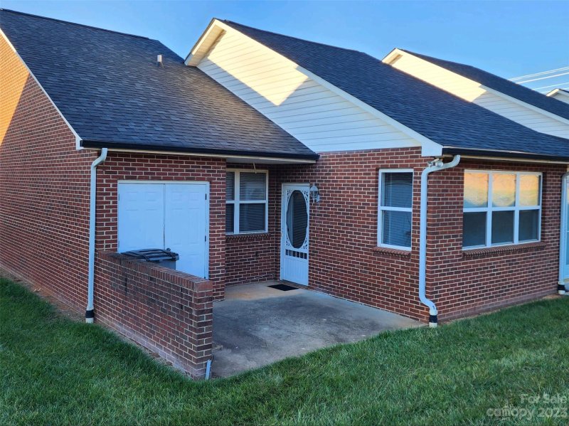 Property image 3 at 3910 Azalea Trail, Denver, NC 28037