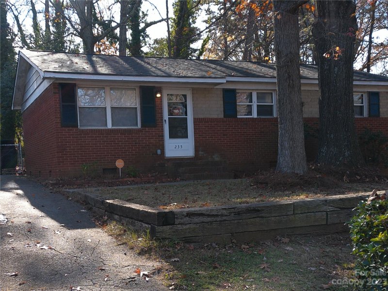 Property image 2 at 235 Edgegreen Drive, Charlotte, NC 28217