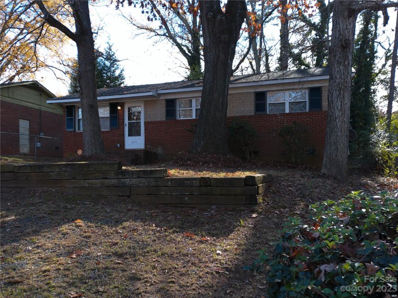 Property image 3 at 235 Edgegreen Drive, Charlotte, NC 28217