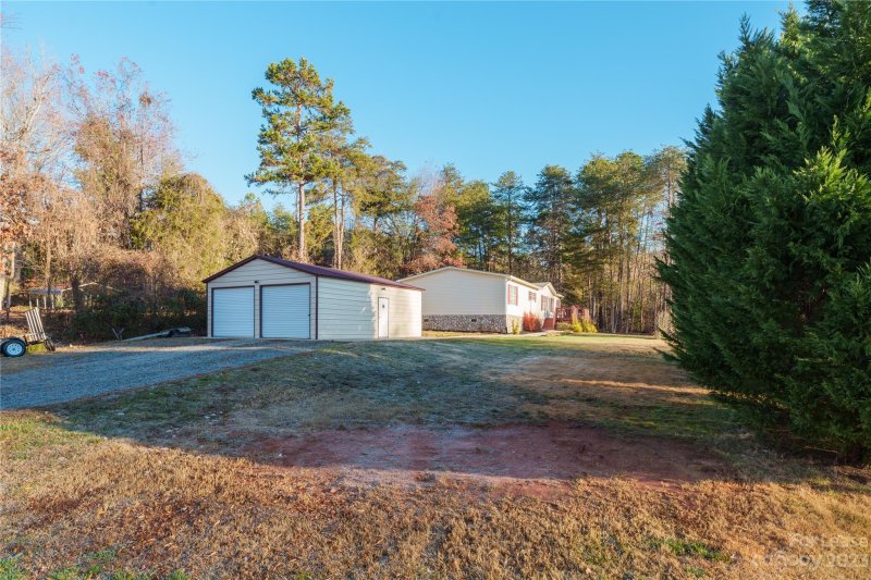 Property image 2 at 7133 Executive Circle, Denver, NC 28037