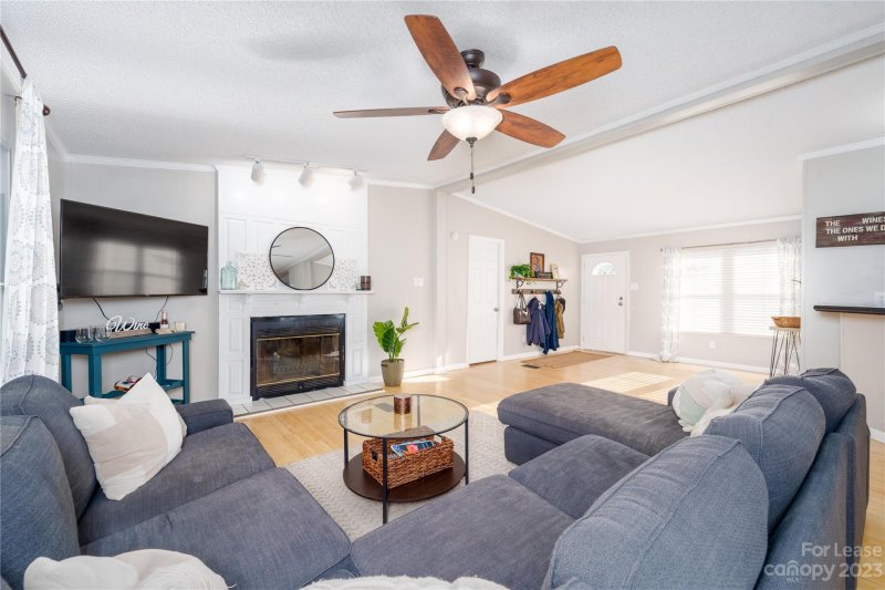 Property image 5 at 7133 Executive Circle, Denver, NC 28037