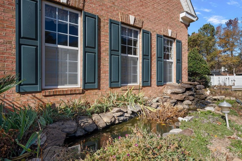 Property image 3 at 107 Bubbling Creek Court, Fort Mill, SC 29715