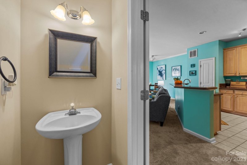 Property image 3 at 8411 Chaceview Court, Charlotte, NC 28269