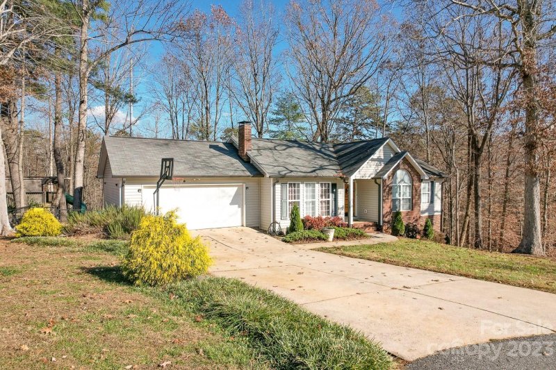 Property image 3 at 1611 9th Street Place, Hickory, NC 28602