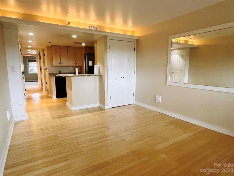 Property image 2 at 37 Hiawassee Street, Asheville, NC 28801