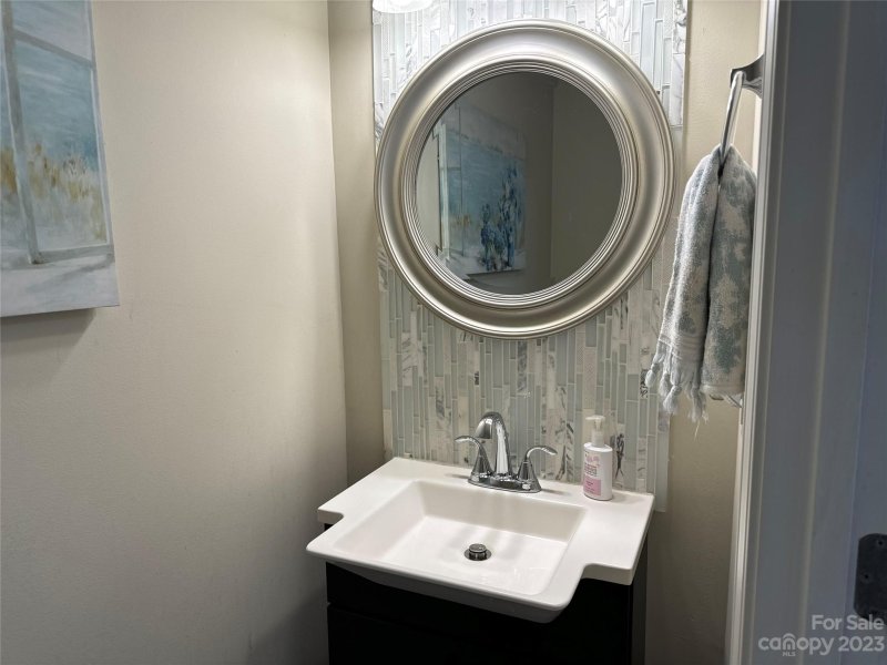 Property image 4 at 8433 Big Creek Court, Matthews, NC 28105