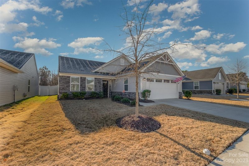 Property image 2 at 4020 Mackinnon Drive, Charlotte, NC 28214