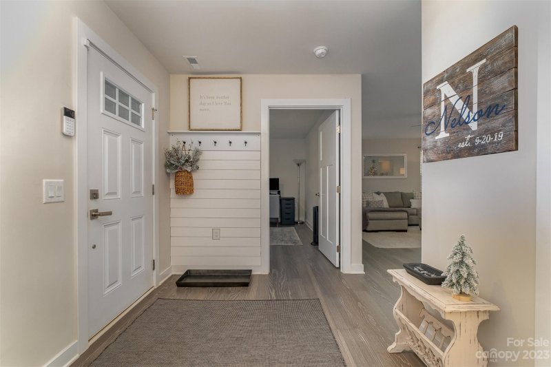 Property image 5 at 4020 Mackinnon Drive, Charlotte, NC 28214