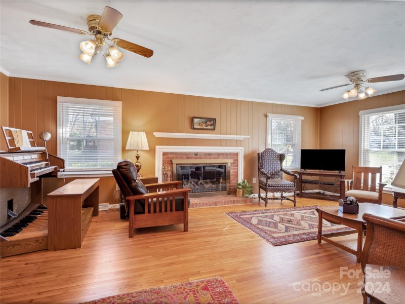 Property image 4 at 4211 Sharon View Road, Charlotte, NC 28226