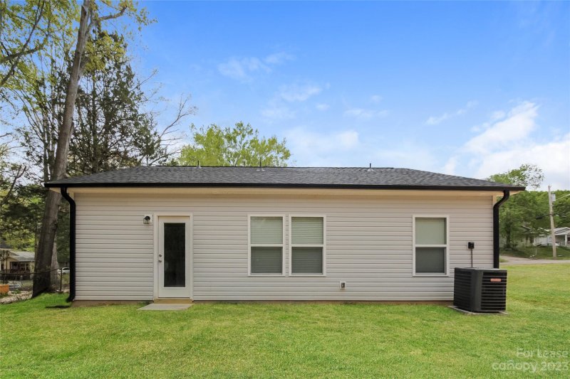 Property image 2 at 1300 Walnut Avenue, Gastonia, NC 28052