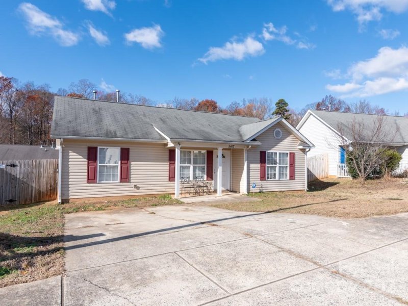 Property image 2 at 5417 Morning Breeze Lane, Charlotte, NC 28208