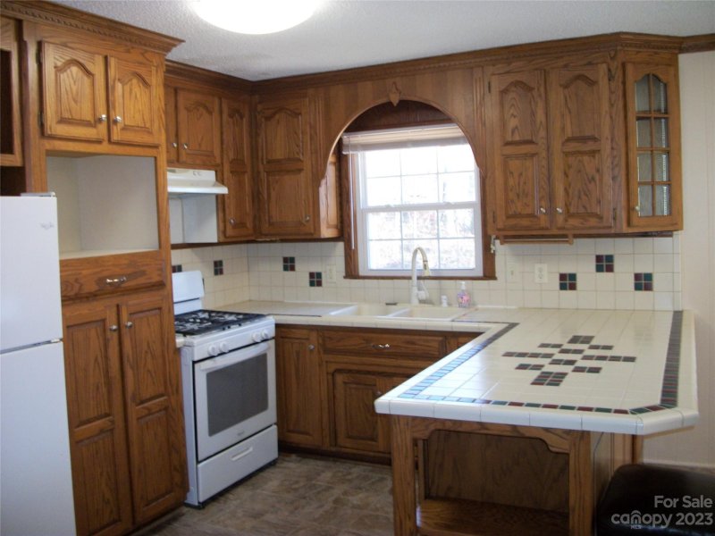 Property image 2 at 5020 Sea Oates Lane, Bessemer City, NC 28016