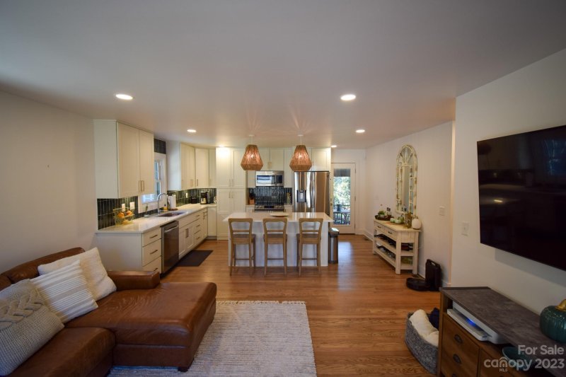 Property image 3 at 3836 Litchfield Road, Charlotte, NC 28211