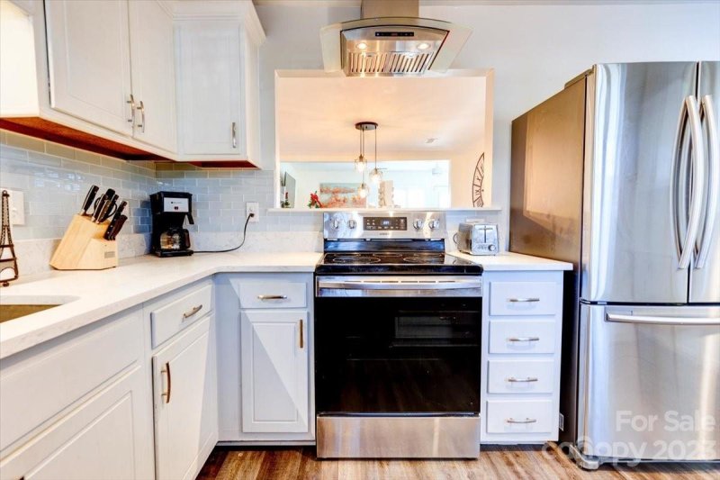 Property image 3 at 8328 Knights Bridge Road, Charlotte, NC 28210