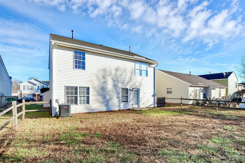 Property image 3 at 2435 Summer Meadow Court, Charlotte, NC 28216