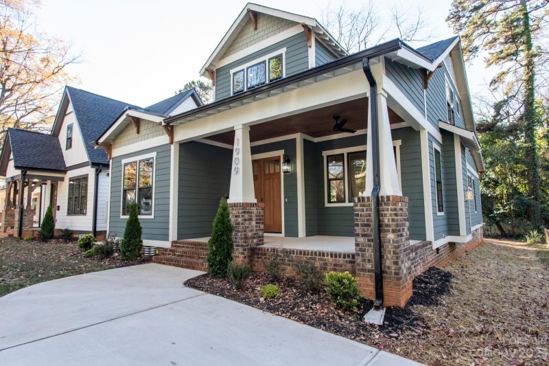 Property image 2 at 1909 St John Street, Charlotte, NC 28216