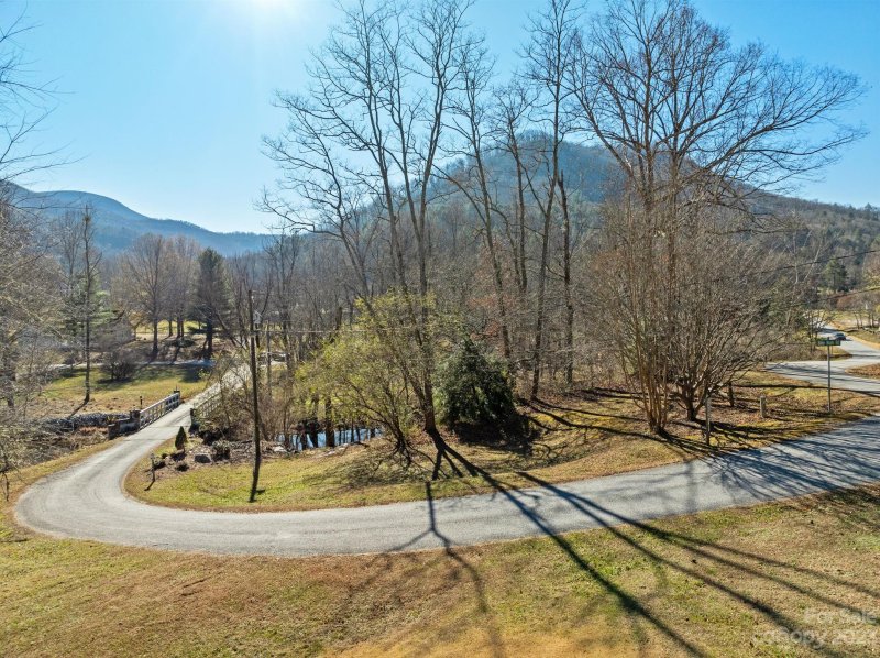 Property image 4 at 25 Blue Rock Road, Hendersonville, NC 28792