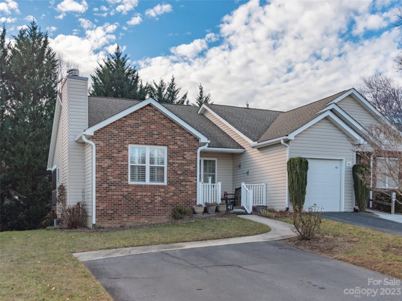 Property image 2 at 41 N Woodridge View Court, Hendersonville, NC 28791