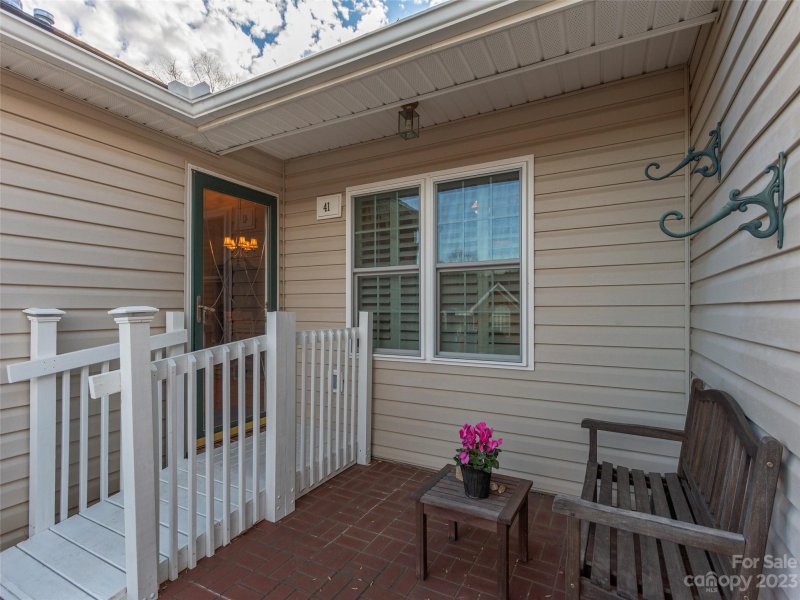 Property image 3 at 41 N Woodridge View Court, Hendersonville, NC 28791