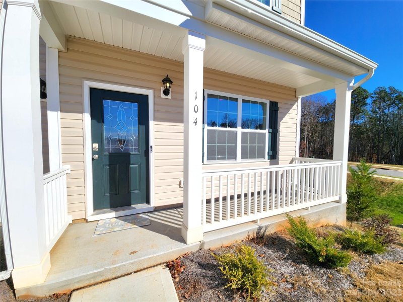 Property image 2 at 104 Kona Road, Mooresville, NC 28117