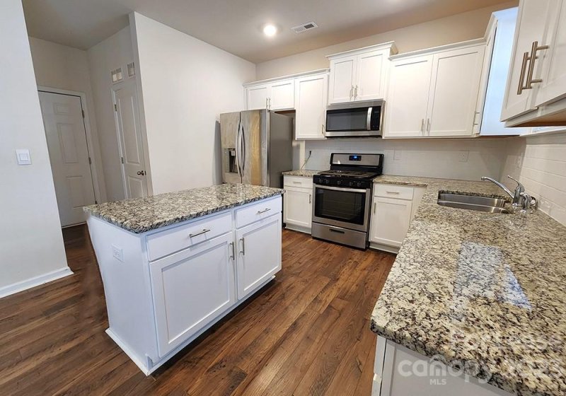 Property image 4 at 104 Kona Road, Mooresville, NC 28117