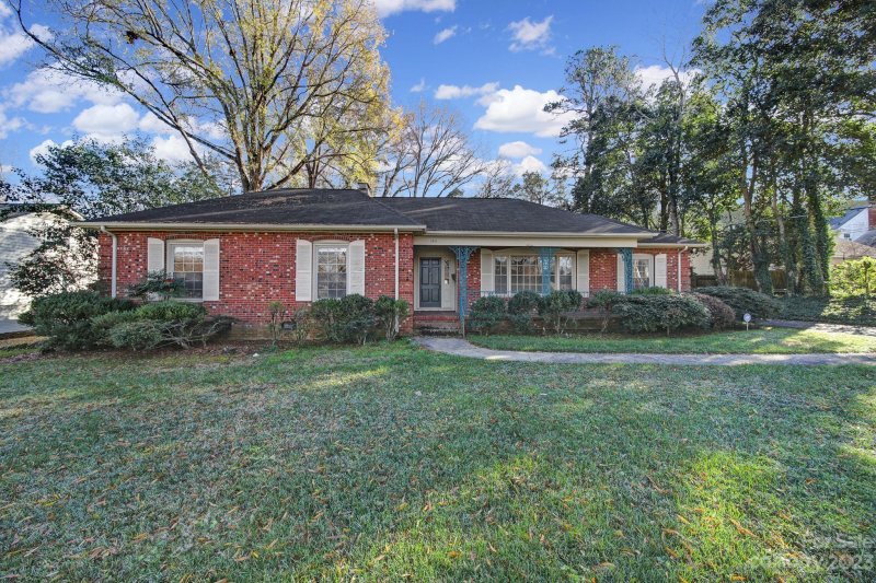 1511 Cavendish Court