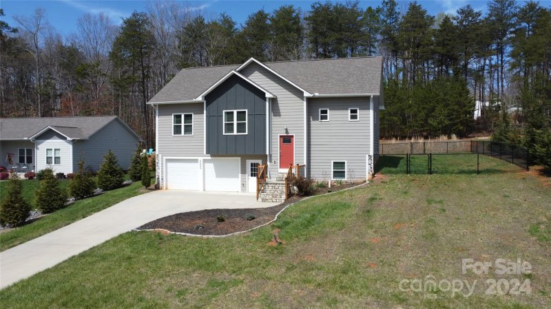Property image 3 at 2285 Saratoga Run, Morganton, NC 28655