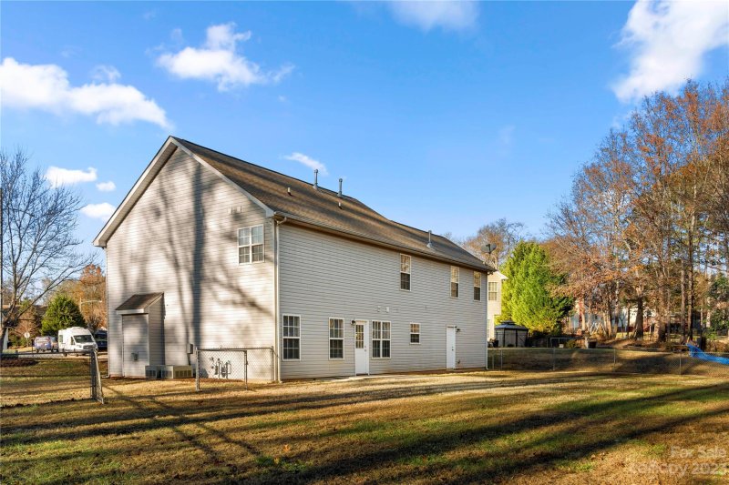 Property image 3 at 512 Bearbrook Lane, Gastonia, NC 28052