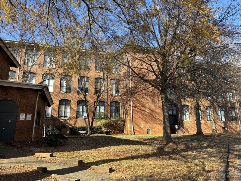 Property image 2 at 201 Hoskins Road, Charlotte, NC 28208