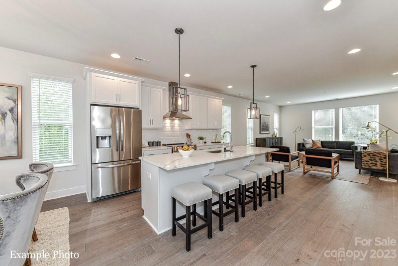 Property image 4 at 330 E Cama Street, Charlotte, NC 28217