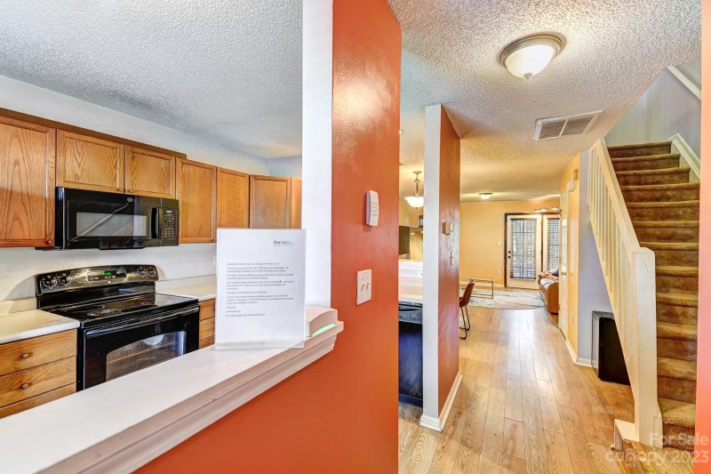 Property image 3 at 7553 Petrea Lane, Charlotte, NC 28227