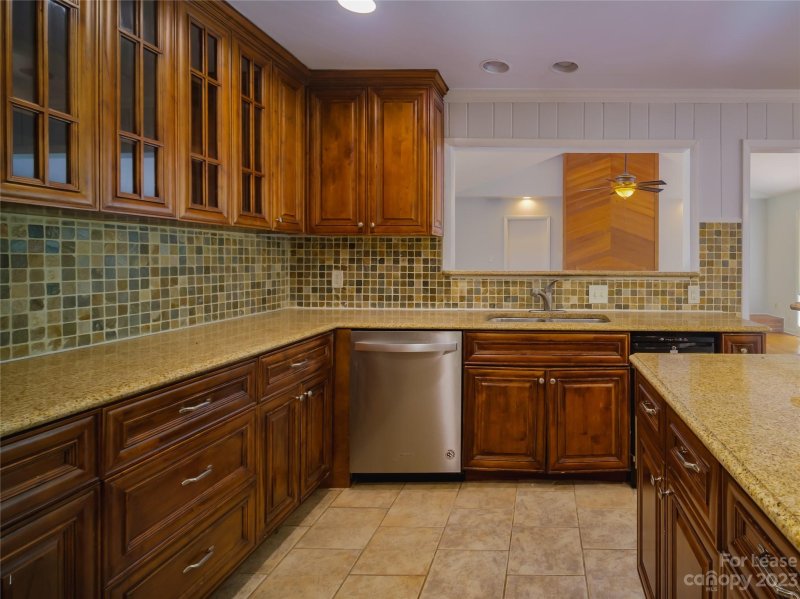 Property image 5 at 1123 Lynbrook Drive, Charlotte, NC 28211