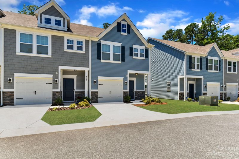 Property image 2 at 4019 Ahan Drive, Charlotte, NC 28210