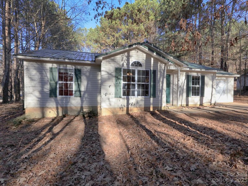 Property image 3 at 105 Mikron Lane, Mooresville, NC 28117