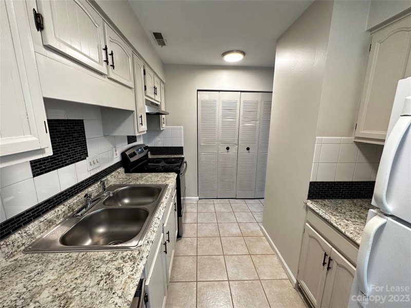 Property image 3 at 11020 Hunter Trail Lane, Charlotte, NC 28226